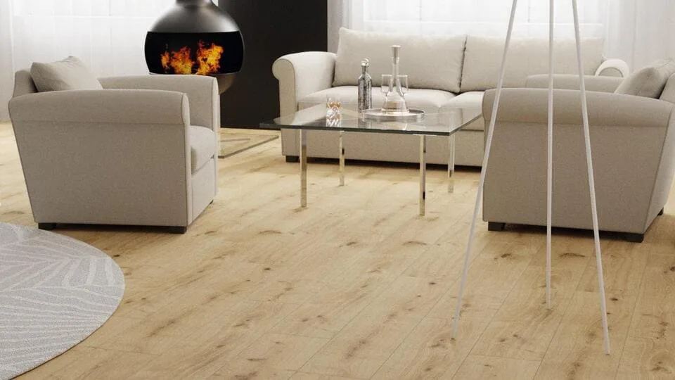 Soggiorno con camino sospeso e pavimento SPC effetto rovere naturale